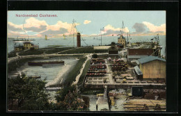 AK Cuxhaven, Hafen Mit Leuchtturm Und Dampfer  - Cuxhaven