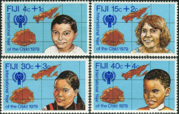 Fiji 1979 SG576-579 International Year Of Child Set MLH - Fidji (1970-...)