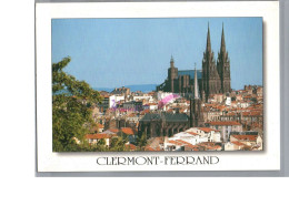 CLERMONT FERRAND 63 - Vue Générale Avec Dans Le Fond La Cathédrale Gothique En Lave Noire Carte Vierge - Clermont Ferrand