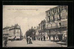 CPA Vichy, Place Victor-Hugo Et Splendid-Hôtel  - Vichy