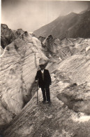 Photographie Photo Vintage Snapshot Homme Men Canne Cane MER DE GLACE - Lieux