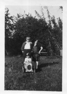 Photo Vintage Paris Snap Shop - Enfant Voiture Pédales Voiturette Jouet Toy - Autres & Non Classés