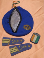 LOT COTE D'IVOIRE BERET EPAULETTES ET INSIGNE TISSU - Headpieces, Headdresses