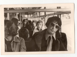 Snapshot Superbe Homme Groupe  Bus Autocar Intérieur Voyage Dylan Style 60s Composition - Anonymous Persons