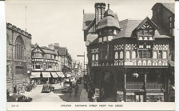 X123151 GRANDE BRETAGNE ANGLETERRE ENGLAND CHESHIRE CHESTER EASTGATE STREET FROM THE CROSS - Chester
