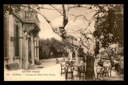 83 - BANDOL - TERRASSE DE L'HOTEL BEAU-RIVAGE - CHAISES THONET ? - Bandol