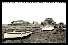 22 - PLOUGRESCANT - LES ROCHERS ET LA PLAGE DE PORS-HIR - Plougrescant