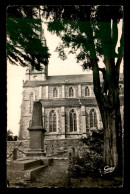 22 - PLOUGRESCANT - L'EGLISE ET LE MONUMENT PAUL HENRY - Plougrescant