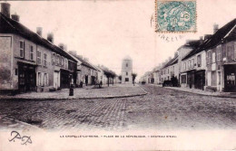 77 - Seine Et Marne -  LA CHAPELLE La REINE -  Place De La Republique Et Le  Chateau D Eau - La Chapelle La Reine