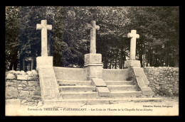 22 - PLOUGRESCANT - LES CROIX DE L'ENTREE DE LA CHAPELLE ST-GONERY - Plougrescant