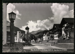 AK Sankt Anton Am Arlberg, Strassenpartie Mit Blick Zur Kirche  - Autres & Non Classés