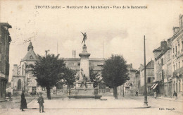 Troyes * Place De La Bonneterie * Monument Des Bienfaiteurs - Troyes