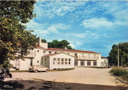 Bar Sur Seine * La Maison De Retraite , Domaine De Fontarce * Automobile Renault 4L - Bar-sur-Seine