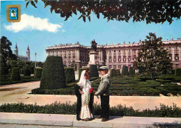 Espagne - Espana - Madrid - Palacio Real Y Parejita Tipica - Folklore - CPM - Voir Scans Recto-Verso - Madrid