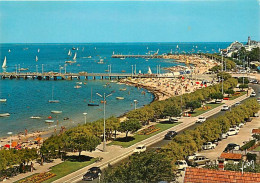 33 - Arcachon - Vue D'ensemble De La Plage Et Des Deux Jetées Thiers Et Eyrac - Automobiles - CPM - Voir Scans Recto-Ver - Arcachon