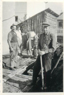 Anonymous Persons Souvenir Photo Social History Format Ca. 6 X 9 Cm Workers - Anonymous Persons