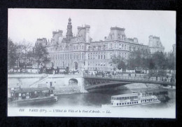 Cp,  75, Paris, L'hôtel De Ville Et Le Pont D'Arcole, Péniches, Vierge - The River Seine And Its Banks