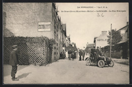 CPA Carolles, La Rue Principale, Vue De La Rue  - Autres & Non Classés