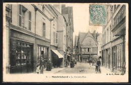 CPA Montrichard, La Grande-Rue, Vue De La Rue  - Montrichard