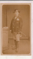 Photo CDV D'un Homme ( Un Mineur En Tenue De Travail ) Posant Dans Un Studio Photo - Oud (voor 1900)