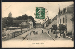 CPA Chilleurs-aux-Bois, Vue De La Rue Avec Des Enfants  - Sonstige & Ohne Zuordnung