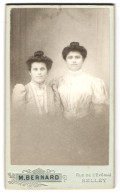 Photo M. Bernard, Belley, Rue De L`Evéché, Zwei Junge Damen In Kleidern  - Personnes Anonymes