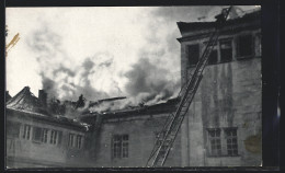 AK Stuttgart, Brand Des Alten Schlosses 21.-22.12.1931, Brennender Dachstuhl  - Catastrophes