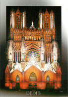 51 - Reims - Cathédrale Notre Dame - La Façade Illuminée - Vue De Nuit - CPM - Carte Neuve - Voir Scans Recto-Verso - Reims