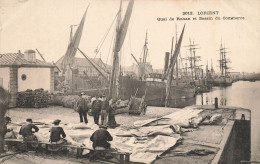 Lorient * Quai De Rohan Et Bassin Du Commerce * Le Port * Pêcheurs , Raccommodage Des Voiles - Lorient