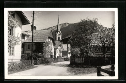 AK Goisern, Strassenpartie Mit Kirche Und Bergpanorama  - Otros & Sin Clasificación