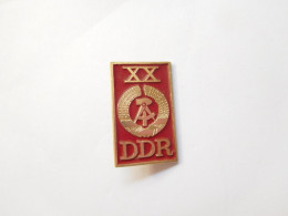 Belle Broche Russe ( No Pin's ) , DDR , République Démocratique Allemande , Deutsche Demokratische Republik - Steden