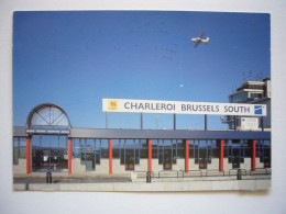 Avion / Airplane / CHARLEROI BRUSSELS SOUTH AIRPORT / Aéroport / Flughafen / Aeroporto - Aerodrome
