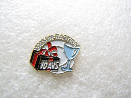 PIN'S  MAISON  BASTIDE    10 ANS - Altri & Non Classificati