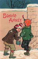 N°25066 - Carte Gaufrée - Bonne Année - Garçons Peignant Sur Un Mur - Año Nuevo