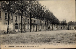 CPA Mamers Sarthe, Place De La République - Sonstige & Ohne Zuordnung