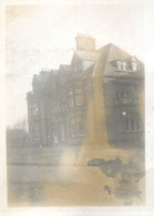 Places & Anonymous Persons Souvenir Photo Social History Format Ca. 6 X 9 Cm Building - Persone Anonimi