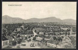 Künstler-AK Ebreichsdorf, Ortsansicht Mit Hauptstrasse, Kirchen Und Bergpanorama  - Autres & Non Classés