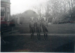 Places & Anonymous Persons Souvenir Photo Social History Format Ca. 6 X 9 Cm School Girls Triplets - Persone Anonimi