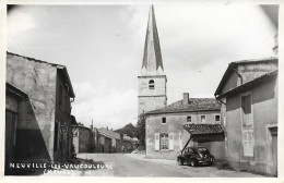55 - Neuville-les-Vaucouleurs : Rue De L'Eglise - Voiture Ancienne - CPM Neuve - Otros & Sin Clasificación