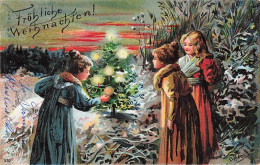 N°25084 - Noël - Fröhliche Weihnachten - Fillettes Décorant Un Sapin - Autres & Non Classés