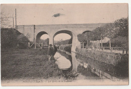 14 . PONT L'EVEQUE . LES BORDS DE LA CALONNE . 1905 - Pont-l'Evèque