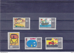 PAYS BAS 1965 Dessins D'enfant Yvert 824-828, Michel 850-854 NEUF** MNH Cote 4,50 Euros - Ungebraucht
