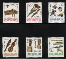 POLAND 1985 POLISH FOLK MUSIC INSTRUMENTS SERIES 2 Whistles Bells String & Others Wood Carvings Art - Unused Stamps