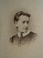 Photo CDV K. Bill  New York  Portrait Jeune Femme  Col Claudine  CA 1870-75 - L436 - Anciennes (Av. 1900)