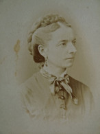 Photo CDV Genève  Portrait (profil) Femme  CA 1875 - L436 - Anciennes (Av. 1900)