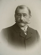 Photo Cabinet Georg Michel, Strasbourg -  Homme Au Lorgnon, Belle Moustache, Ca 1895 L436 - Anciennes (Av. 1900)