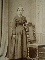 Photo CDV Fluchaire  St Chamond  Femme Portant Une Coiffe  CA 1870-75 - L436 - Alte (vor 1900)