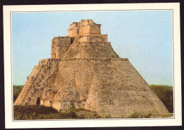 AK 211907 MEXICO - Uxmal - Pyramide Des Wahrsagers - Mexico