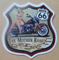 THEME SEXY / MOTO : AUTOCOLLANT PIN-UP - ROUTE 66 - Stickers