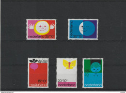 PAYS BAS 1971 ENFANCE Yvert 938-942, Michel 969-973 NEUF** MNH Cote Yv 5 Euros - Unused Stamps